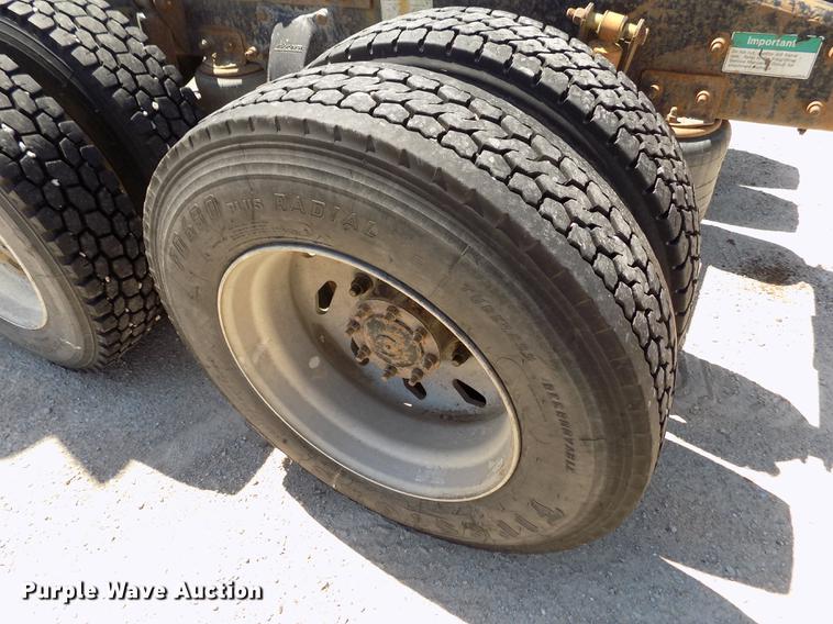 image for item DE1178 1999 Freightliner Century Class semi truck