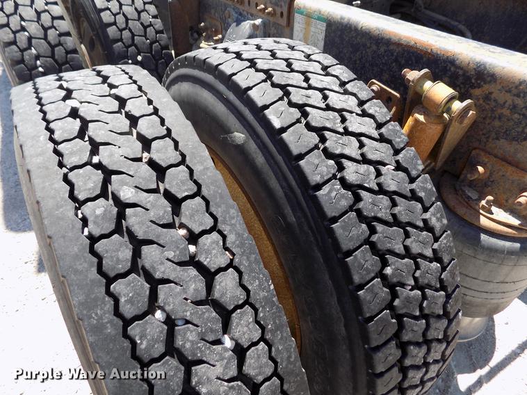 image for item DE1178 1999 Freightliner Century Class semi truck