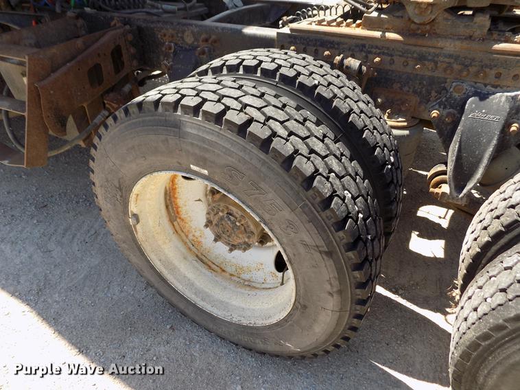 image for item DE1178 1999 Freightliner Century Class semi truck