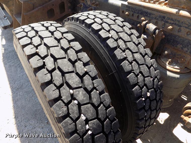 image for item DE1178 1999 Freightliner Century Class semi truck