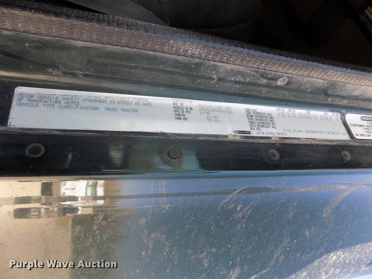 image for item DE1178 1999 Freightliner Century Class semi truck