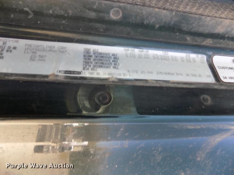 image for item DE1178 1999 Freightliner Century Class semi truck