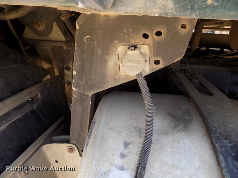 image for item DE1178 1999 Freightliner Century Class semi truck