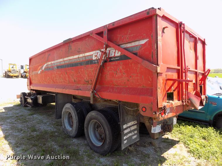image for item DE1182 1990 Ford L8000 grain truck