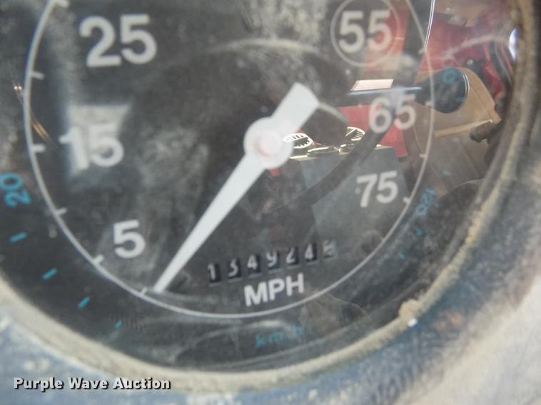 image for item DE1182 1990 Ford L8000 grain truck