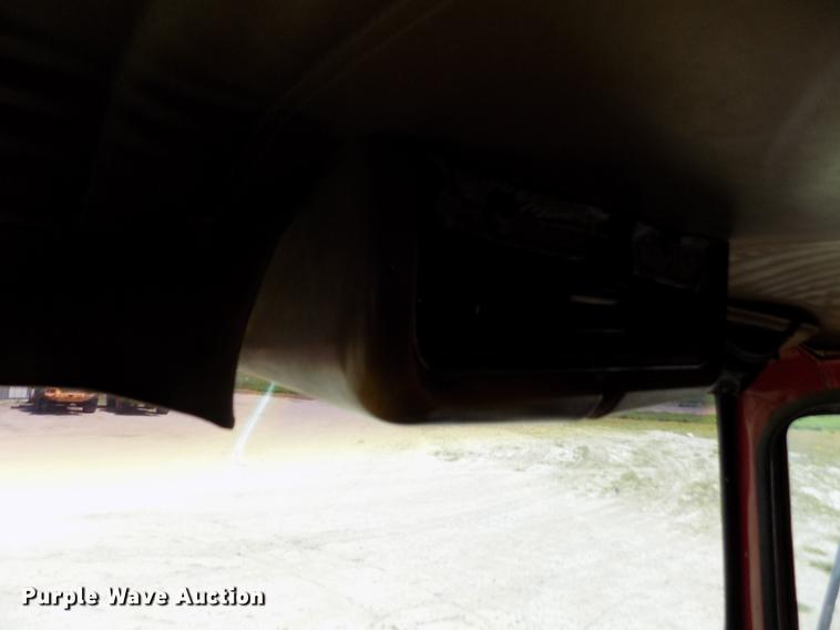 image for item DE1182 1990 Ford L8000 grain truck