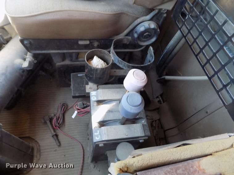 image for item DE1182 1990 Ford L8000 grain truck