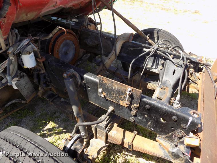 image for item DE1182 1990 Ford L8000 grain truck