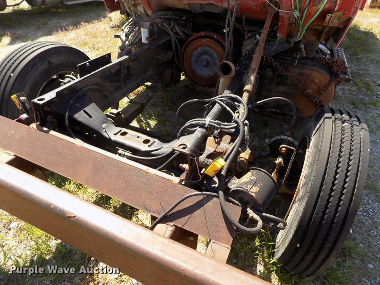 image for item DE1182 1990 Ford L8000 grain truck