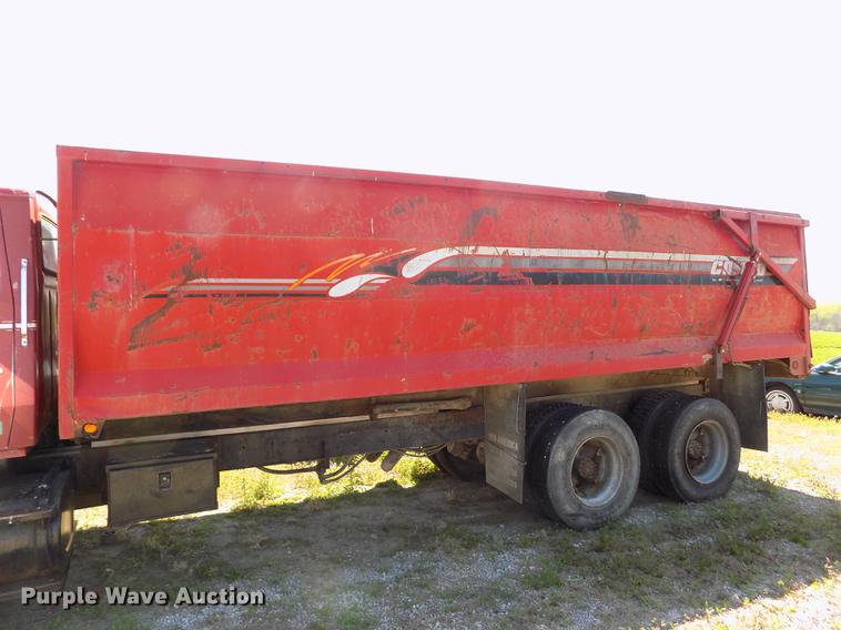 image for item DE1182 1990 Ford L8000 grain truck
