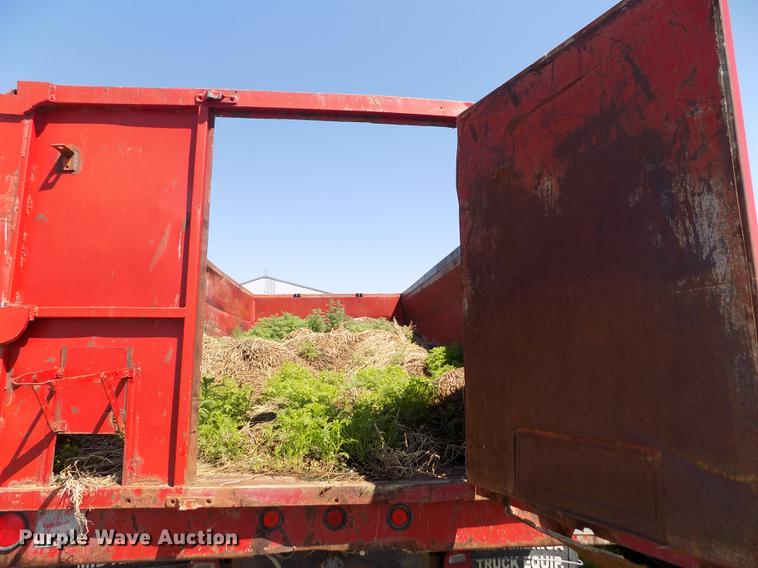 image for item DE1182 1990 Ford L8000 grain truck