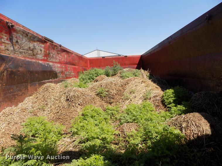 image for item DE1182 1990 Ford L8000 grain truck