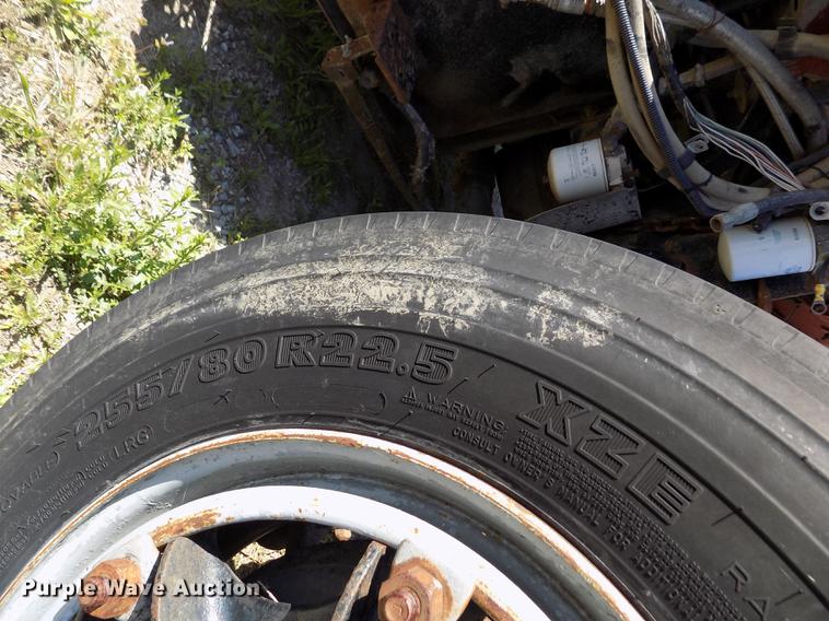 image for item DE1182 1990 Ford L8000 grain truck