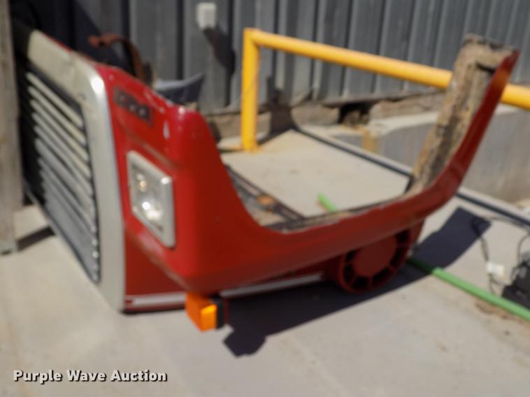 image for item DE1182 1990 Ford L8000 grain truck