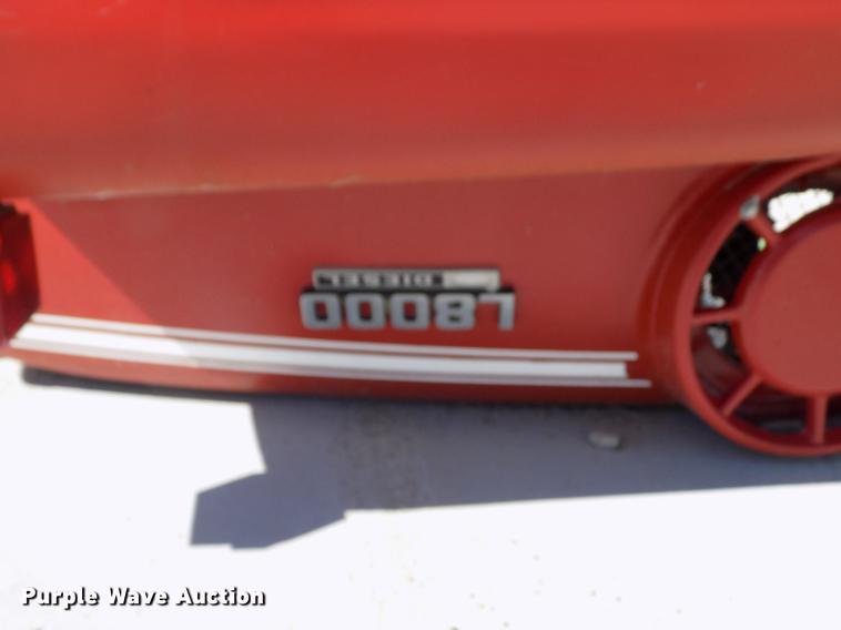 image for item DE1182 1990 Ford L8000 grain truck