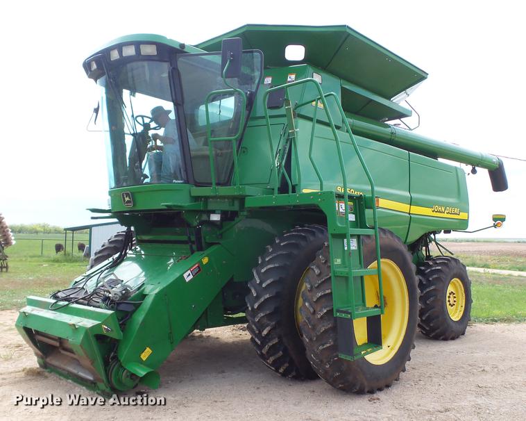 image for item DE1371 2000 John Deere 9650 STS combine