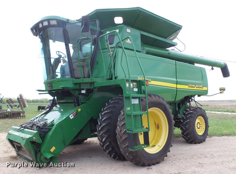 image for item DE1371 2000 John Deere 9650 STS combine