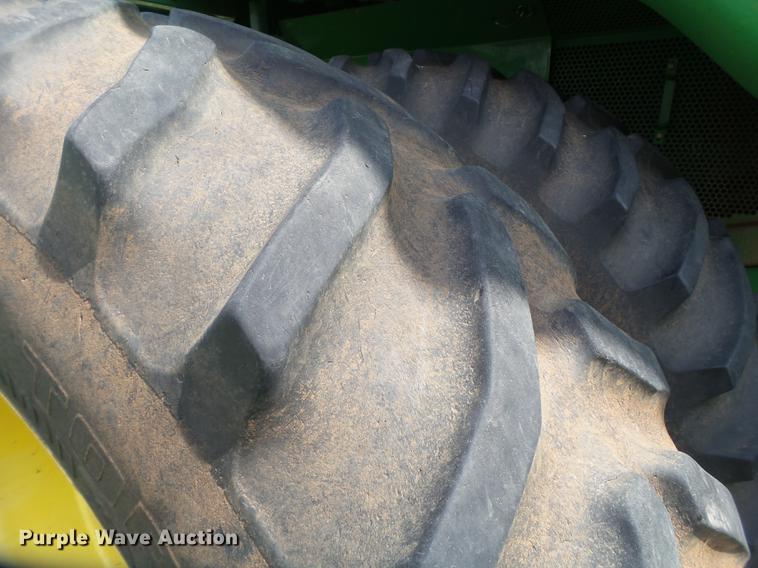 image for item DE1371 2000 John Deere 9650 STS combine