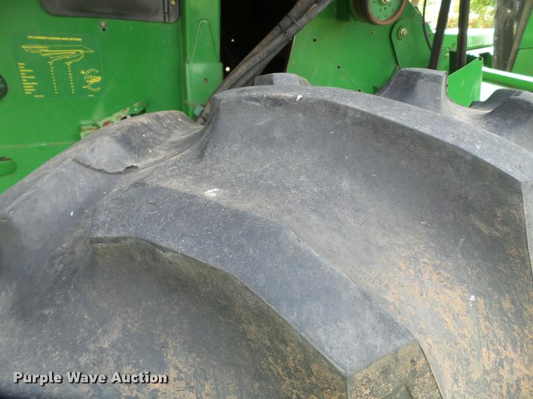 image for item DE1371 2000 John Deere 9650 STS combine