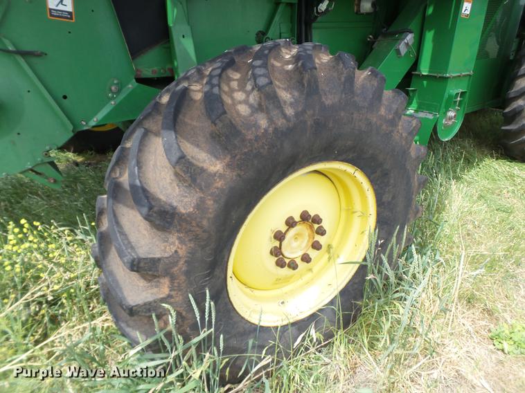 image for item DE1371 2000 John Deere 9650 STS combine