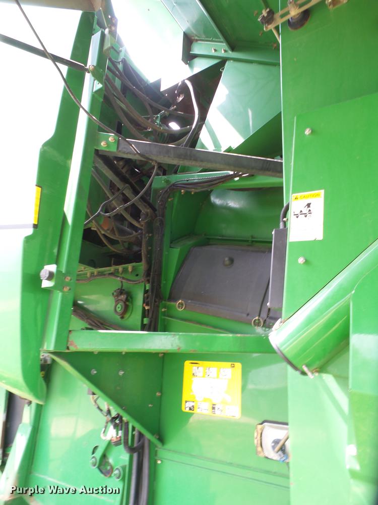 image for item DE1371 2000 John Deere 9650 STS combine