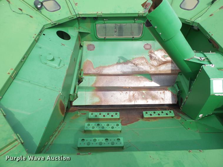 image for item DE1371 2000 John Deere 9650 STS combine