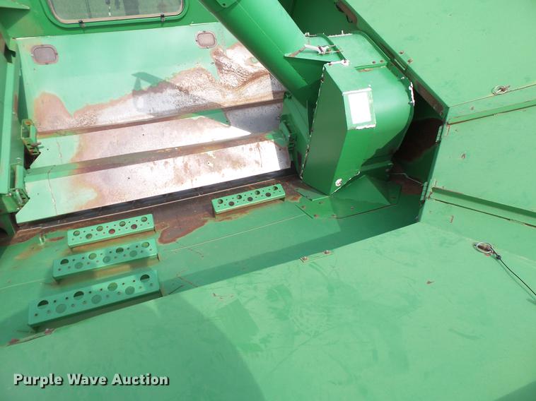 image for item DE1371 2000 John Deere 9650 STS combine