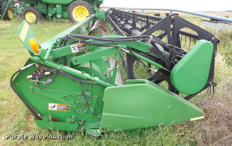 image for item DE1373 2005 John Deere 635 flex head