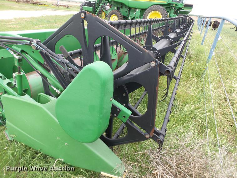 image for item DE1373 2005 John Deere 635 flex head