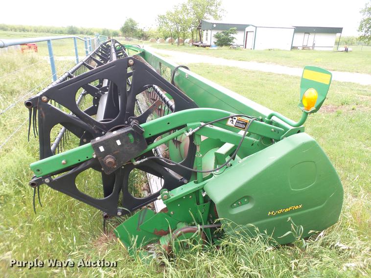 image for item DE1373 2005 John Deere 635 flex head