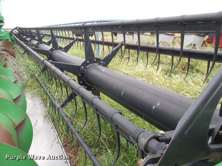 image for item DE1373 2005 John Deere 635 flex head