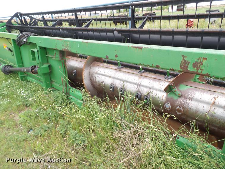 image for item DE1373 2005 John Deere 635 flex head