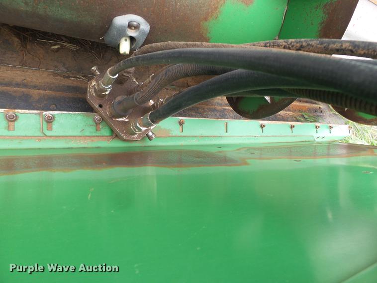 image for item DE1373 2005 John Deere 635 flex head
