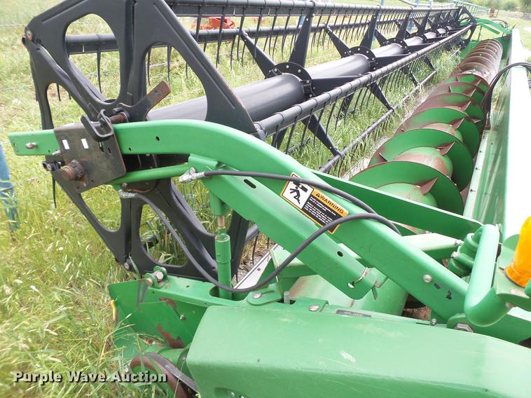 image for item DE1373 2005 John Deere 635 flex head