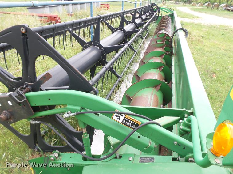 image for item DE1373 2005 John Deere 635 flex head