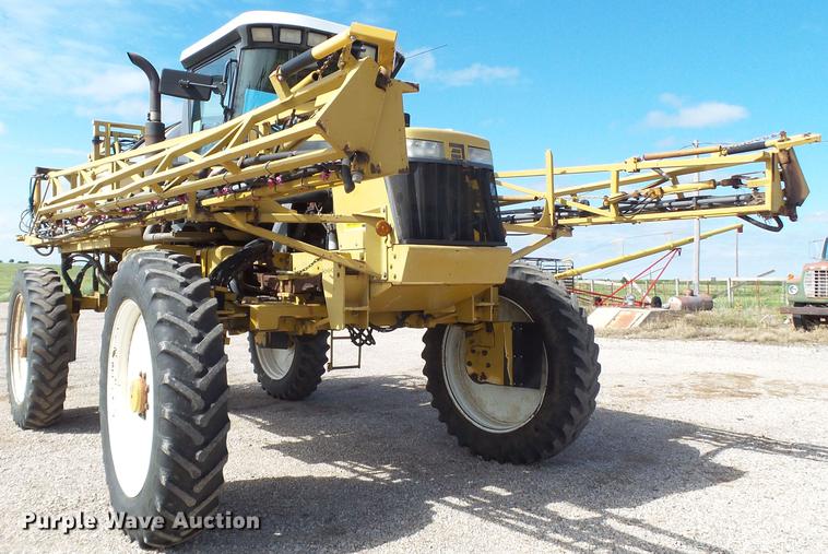 image for item DE1376 2001 Ag-Chem RoGator 854 sprayer