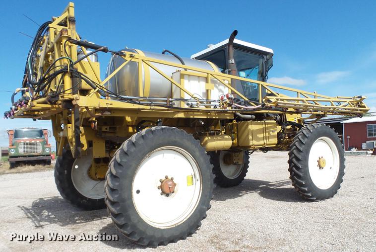 image for item DE1376 2001 Ag-Chem RoGator 854 sprayer