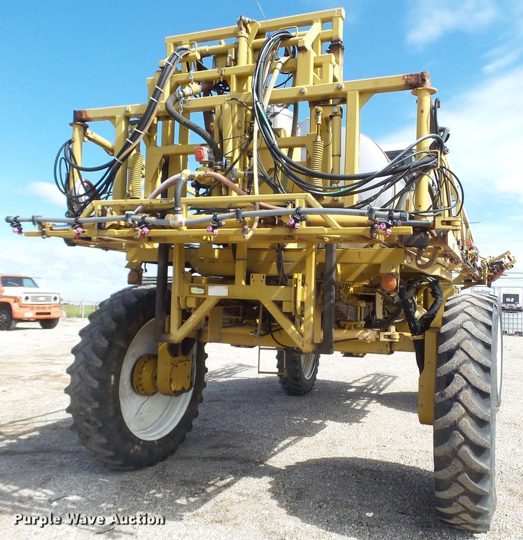 image for item DE1376 2001 Ag-Chem RoGator 854 sprayer
