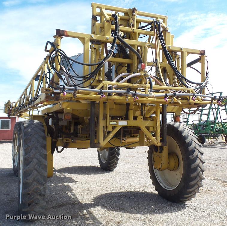 image for item DE1376 2001 Ag-Chem RoGator 854 sprayer
