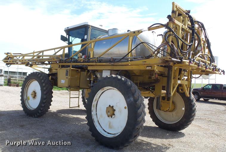 image for item DE1376 2001 Ag-Chem RoGator 854 sprayer