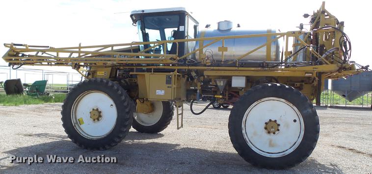 image for item DE1376 2001 Ag-Chem RoGator 854 sprayer