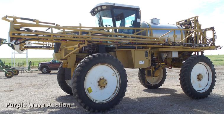 image for item DE1376 2001 Ag-Chem RoGator 854 sprayer