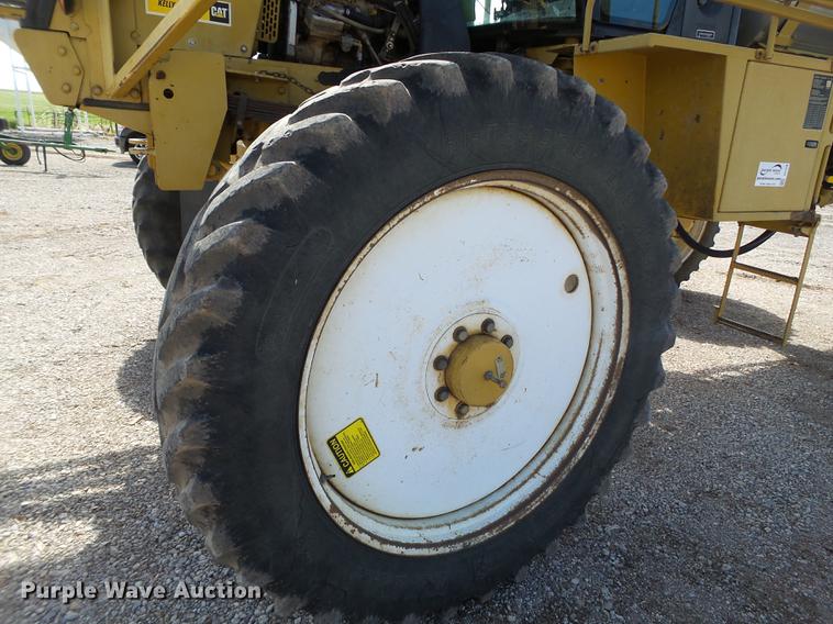 image for item DE1376 2001 Ag-Chem RoGator 854 sprayer