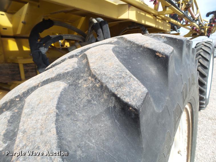 image for item DE1376 2001 Ag-Chem RoGator 854 sprayer