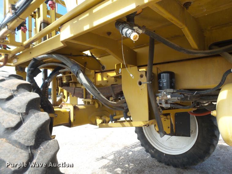 image for item DE1376 2001 Ag-Chem RoGator 854 sprayer