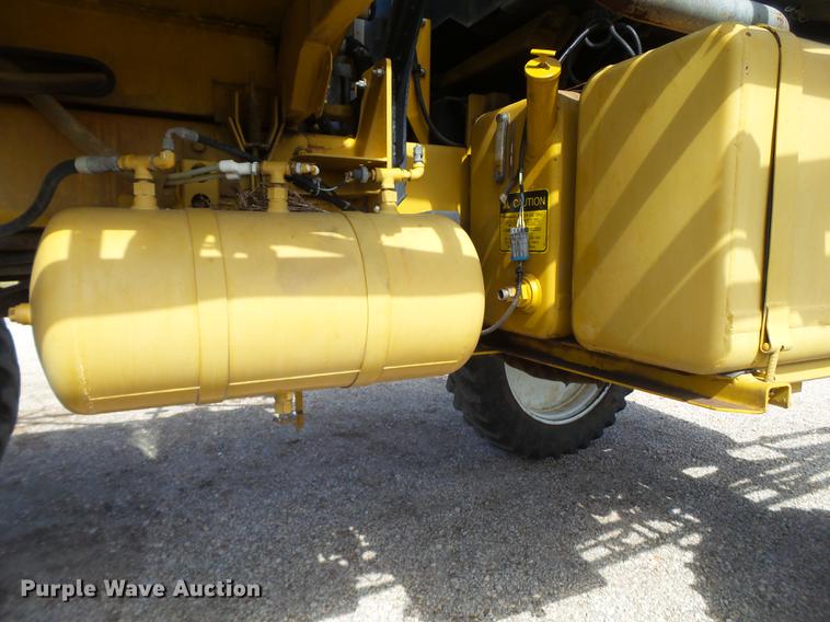 image for item DE1376 2001 Ag-Chem RoGator 854 sprayer