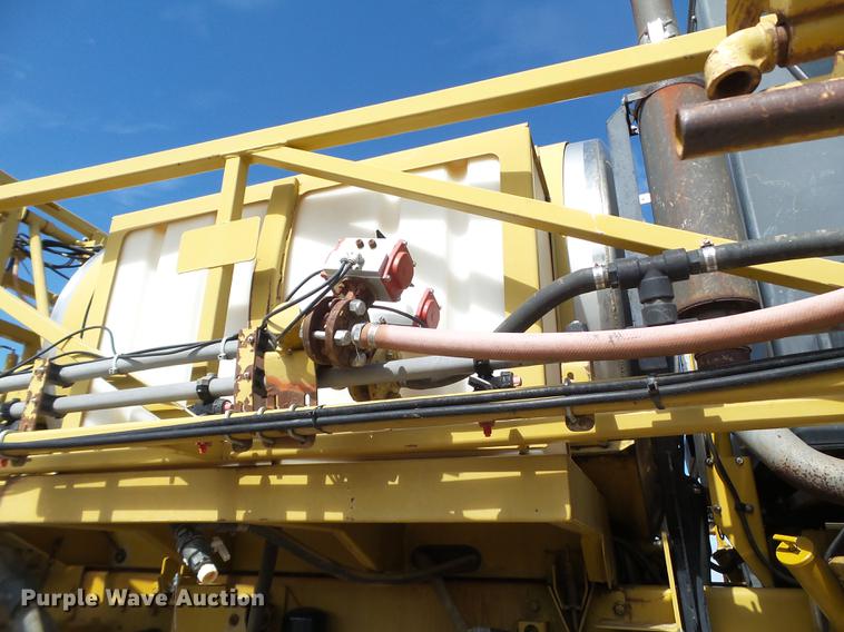 image for item DE1376 2001 Ag-Chem RoGator 854 sprayer