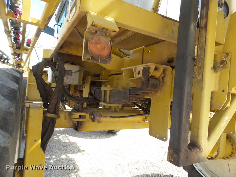 image for item DE1376 2001 Ag-Chem RoGator 854 sprayer