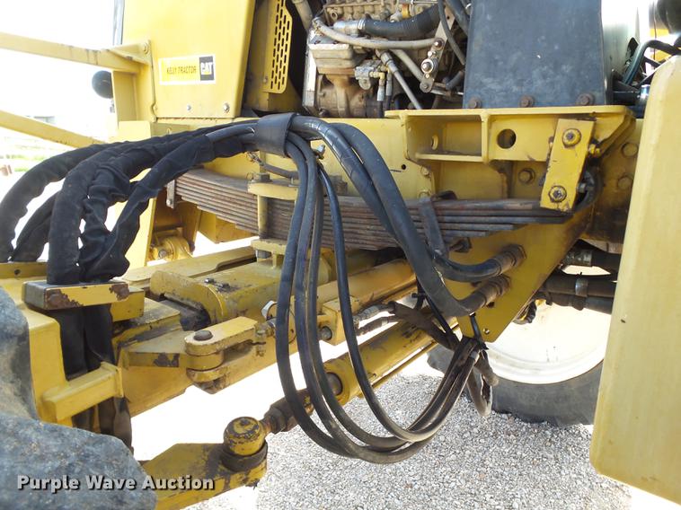 image for item DE1376 2001 Ag-Chem RoGator 854 sprayer