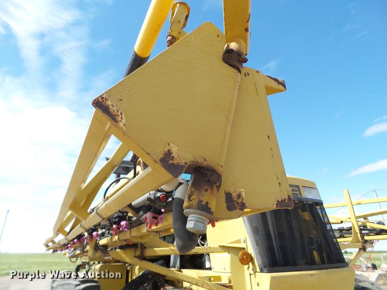 image for item DE1376 2001 Ag-Chem RoGator 854 sprayer